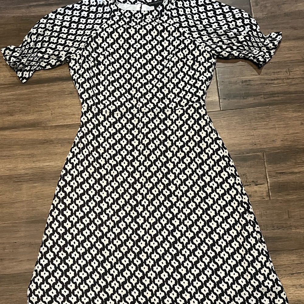 Banana Republic Black and White Geometric Short Sleeve Dress Size 0